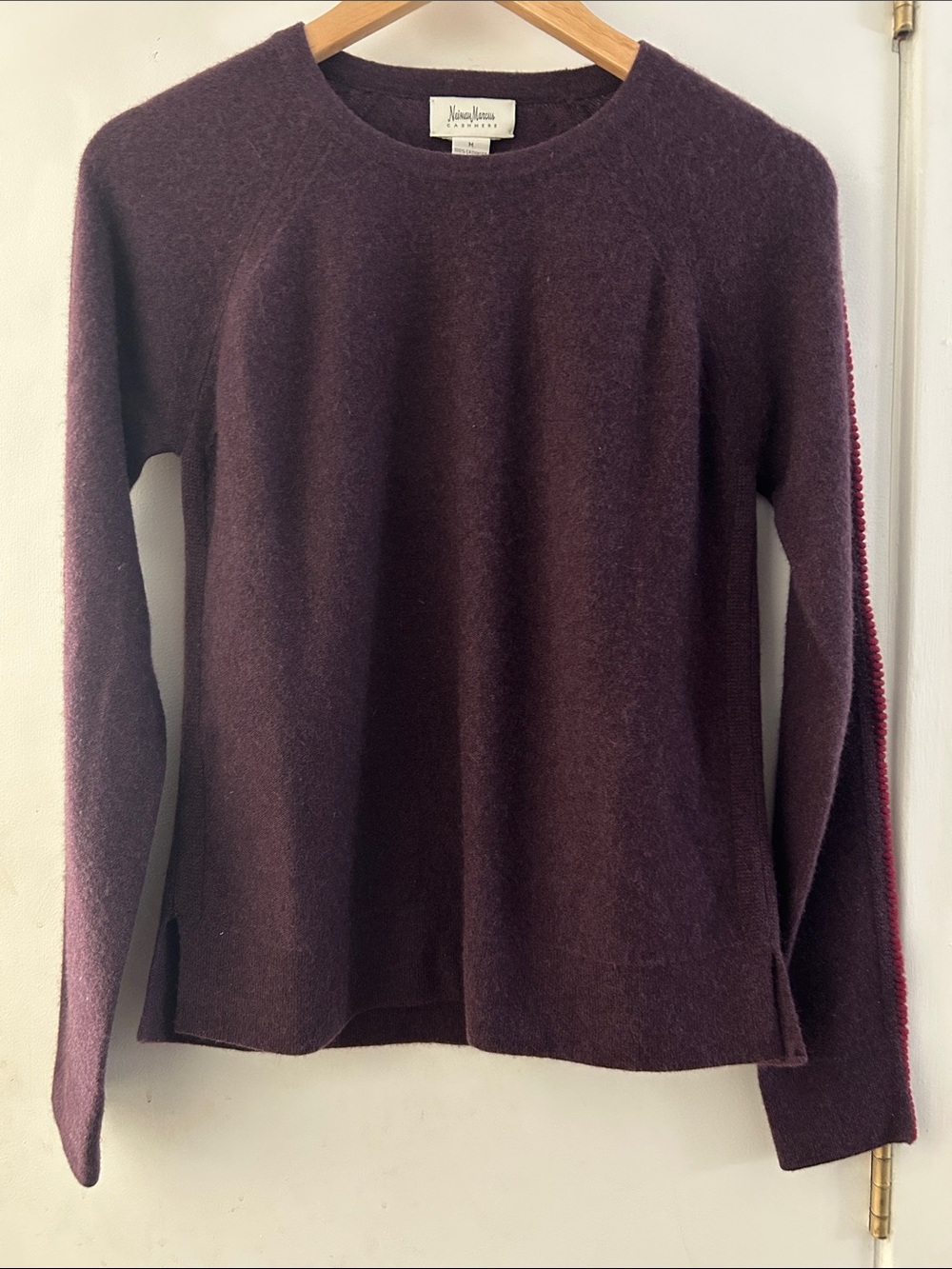 Neiman Marcus Cashmere Crewneck Sweater Plum/Eggplant Size M Whipstitch Trim